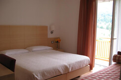 CAMERa matrim con letto aggiunto