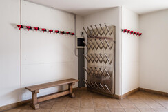 Garage con porta sci e scalda scarponi