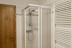 C8FA5F65-F1B6-44C4-BE8F-5698211FA9C6_1_105_c