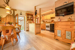 entrata-cucina-mas-del-bortol-chalet-baita-valdira