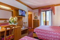 classic family room_2