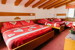 classic family room_3