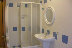 camera 2 posti letto con bagno -WC 1