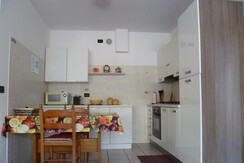 zona giorno: cucina attrezzata