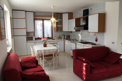 Cucina e parte del soggiorno