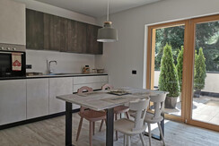 8A0827D3-708E-4943-A281-DAD5A1653B7E