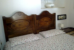 camera con letto matrimoniale