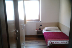 camera con due letti songoli