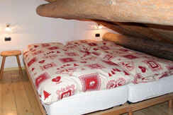 camera soppalco open scpace 2 beds Chalet 'Baita T