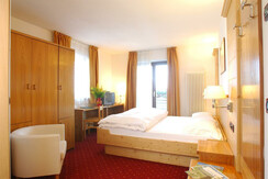 camera classic matrimoniale/doppia