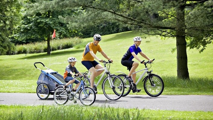 Fiab-Famiglia-Bici-Vacanze-Bimbi-1133x641