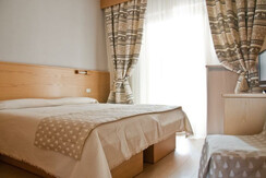 camera doppia Corona