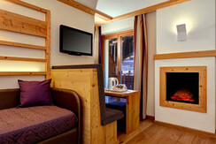 CAMERA CAMINETTO E PISTA