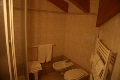 Bagno stanza doppia con balcone