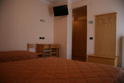 Stanza tripla con balcone