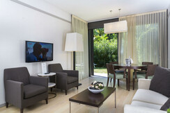 Du Lac et Du Parc Grand Resort -Executive Suite 01