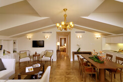 Du Lac et Du Parc Grand Resort -Romantic Suite 01