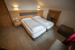 04102019-128_DSC1727