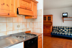 angolo_cucina_trilocale_residence_erika,551