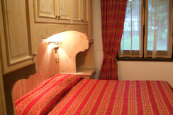 ERIKA CAMERA DEPENDANCE