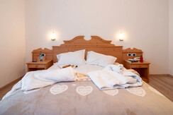 Hotel Europa Pera di Fassa camera matrimoniale