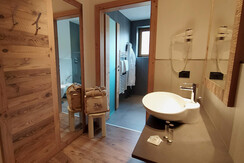 Hotel Flora Alpina bagno camera