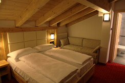 camera tripla garni minigolf