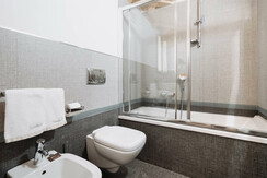 Junior suite's bathroom