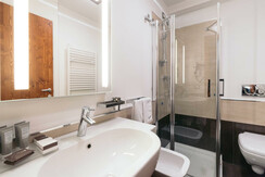 Family suite's bathroom