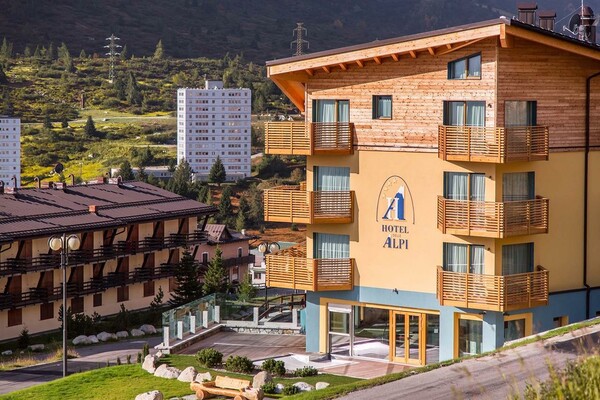 Hotel Delle Alpi Passo Tonale esterno