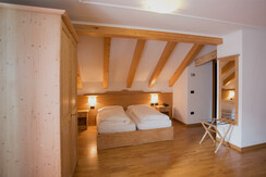 Stanza famigliare Alpen mansardata