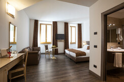 Hotel Portici_J Suite 3