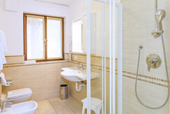 Toilet in Superior room