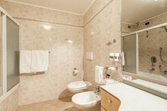 Standard quadrupla 3