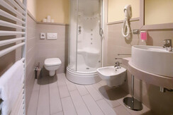 BAGNO CON DOCCIA IDRO