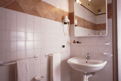 La Montanara Campiglio bagno con doccia