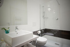 Bicycle room - Hotel Luise Riva del Garda 6