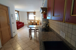 soggiorno cucina ercabuan trilocale