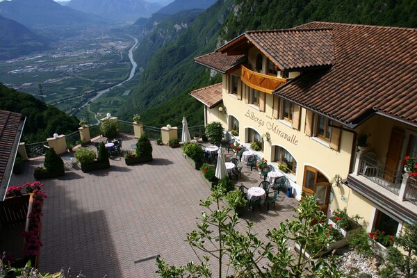 Miravalle e valle dell'Adige