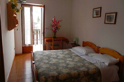 camera rifugio monte baldo 01