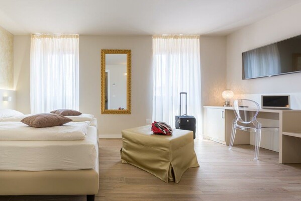 Superior Room - Hotel Pace Arco - Garda Trentino 2