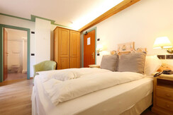 Hotel Bellacosta camera convenient arredo