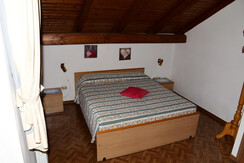 BILO - Stanza con letto matrimoniale