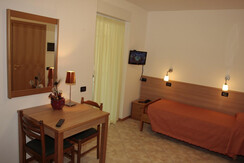 Camera singola hotel Miralago Lago di Canzolino