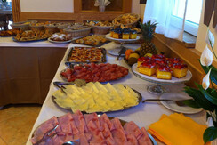 Colazione a buffet hotel Miralago Trento