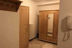 TRILOCALE CON 2 BAGNI ingresso con guardaroba