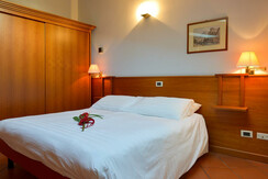 Bilocale letto matrimoniale