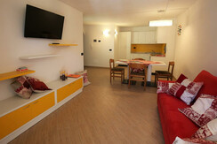 SOGGIORNO E ANGOLO CUCINA