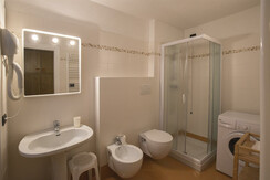 II° BAGNO DI SERVIZIO