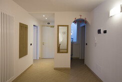 ENTRATA APPART. E BAGNO DI SERVIZIO